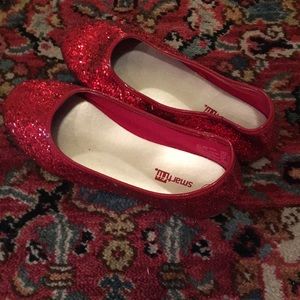 Adorable “ruby slippers” from Smartfit. Size 1